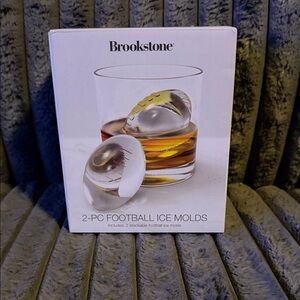 BNIB Brookstone 2 Stackable Football Ice Molds Bar Ware